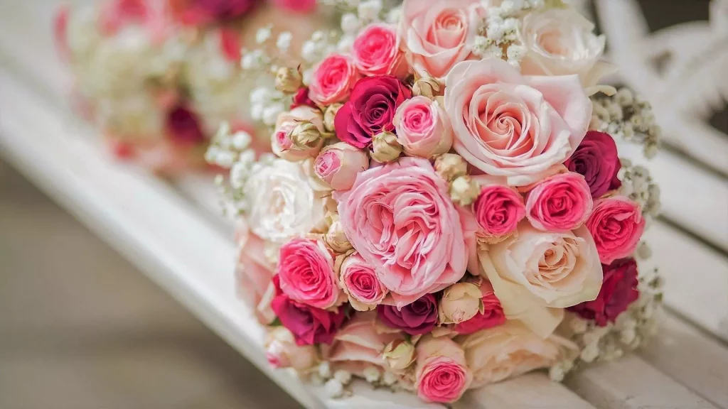 A bouquet of pink and white flowers for delivery in Egypt